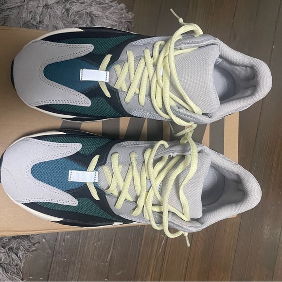 Yeezy boost 700 wave runner 2023